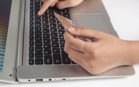 大把信用卡额度却不高，是时候优化一下信用卡了