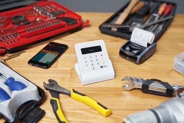 支付宝信用卡还款在哪里?帮人还信用卡是不是合法的?