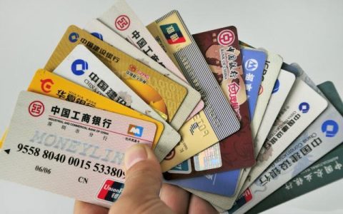 20几张信用卡，总共欠了60多万，申请个人破产是不是就不用还了？