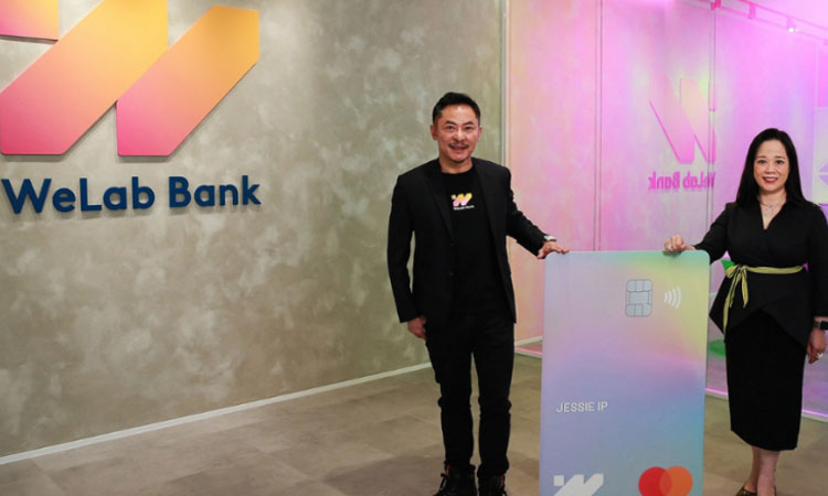 去年办的信用卡今年才激活,银行会按首年收取年费吗?
